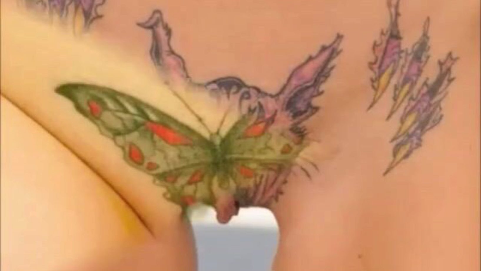 Bucetas tatuadas